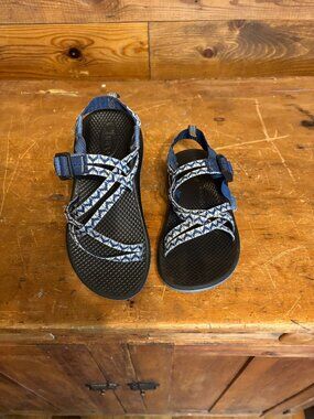 Youth Chacos Size 3